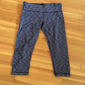 Lululemon grey size 8 spacedye cropped leggings